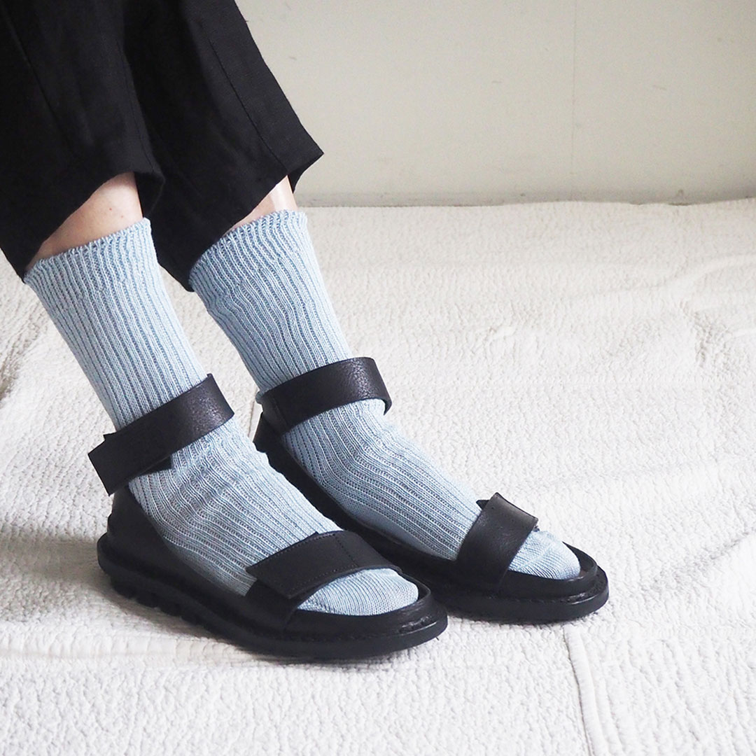 fog linen work リネンミドルゲージリブソックス　ブルーパール