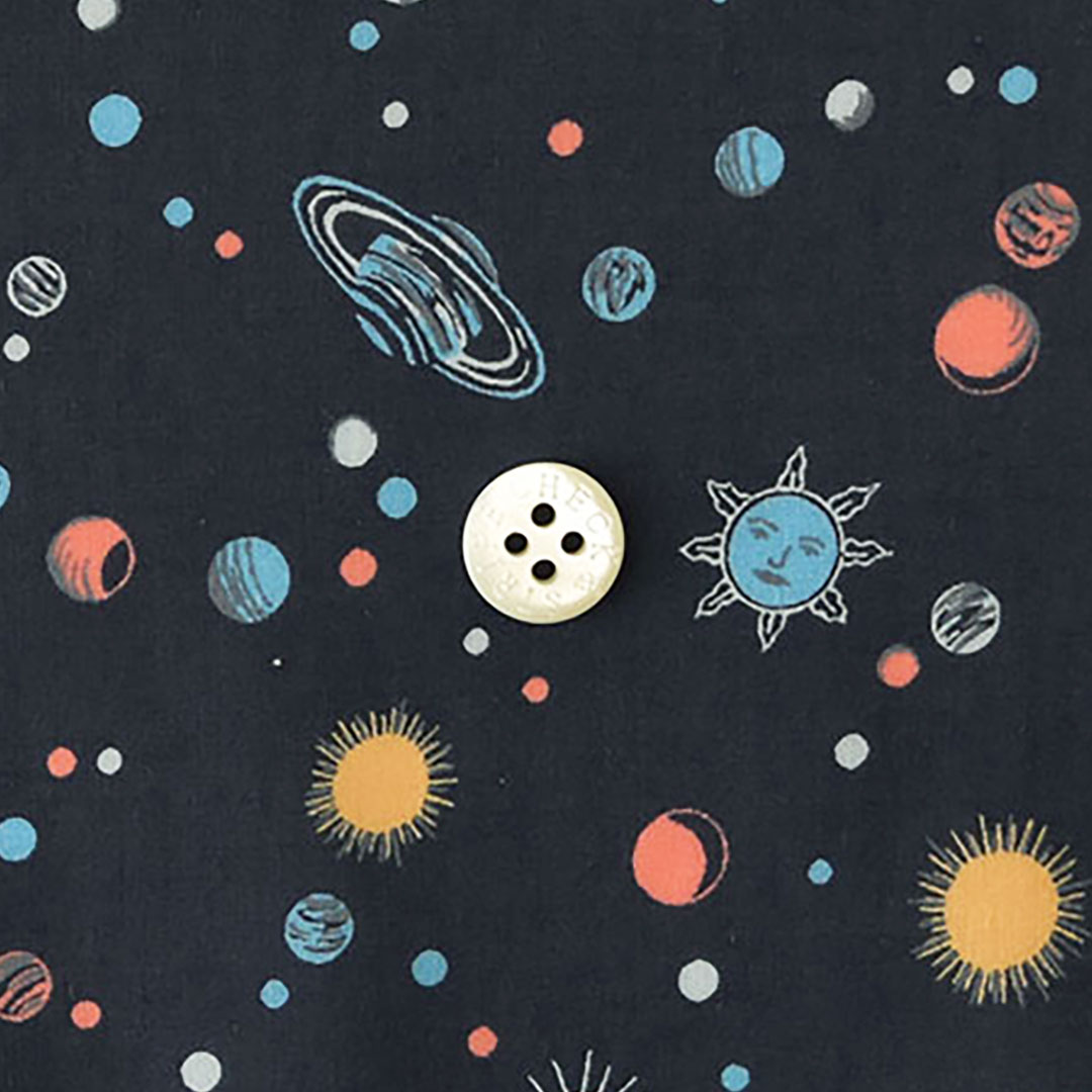 リバティプリント　Niko 22AT(ネイビー地)