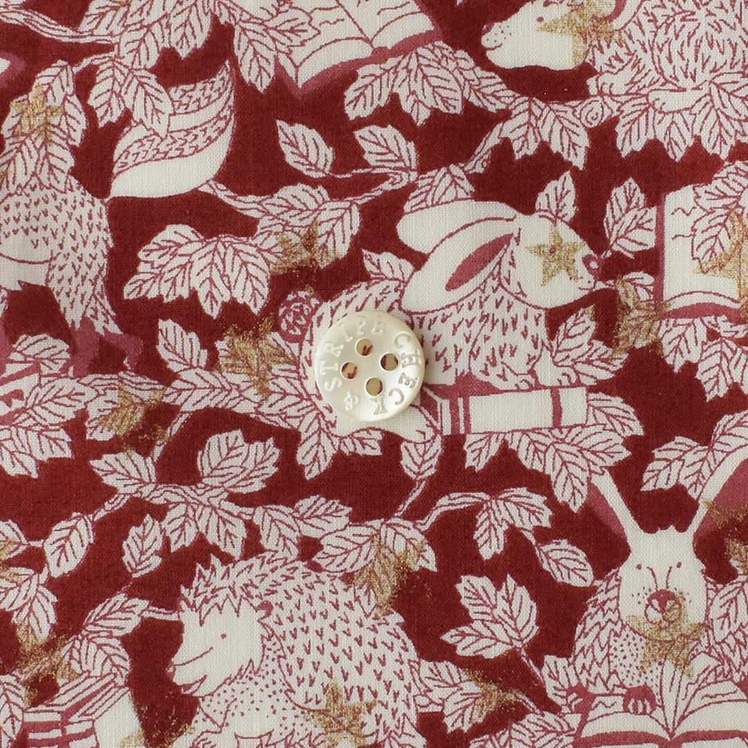 リバティプリント　Starry Woodland J25A(レッド系)