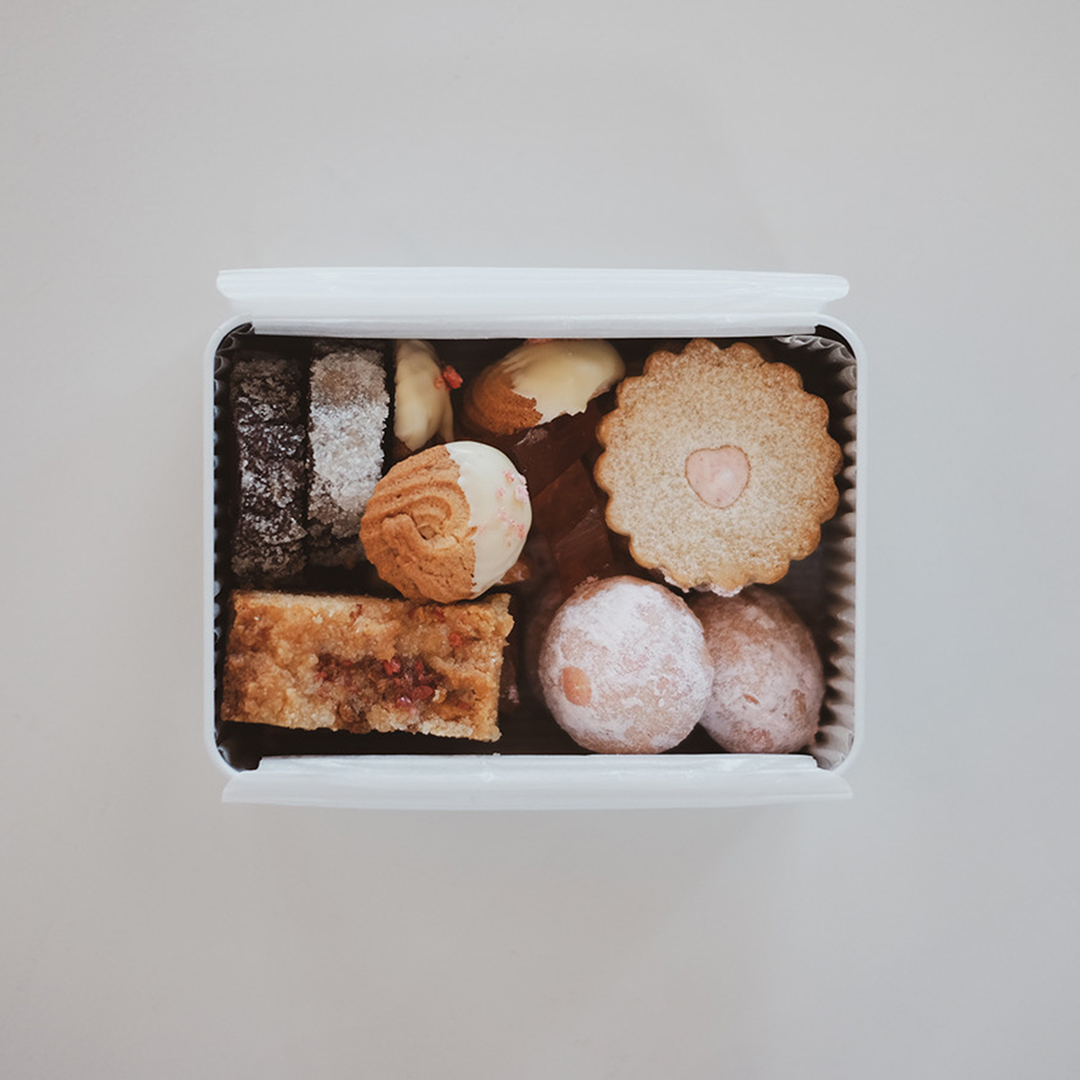 jingoro いちごのクッキー缶