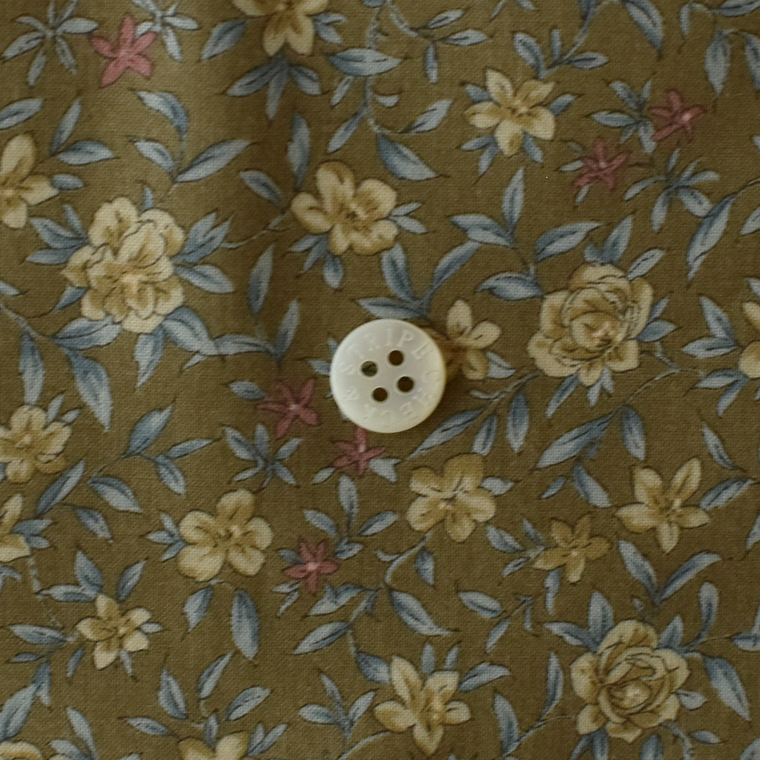 さわやかコットンローンプリント 小花柄　カーキベージュ系