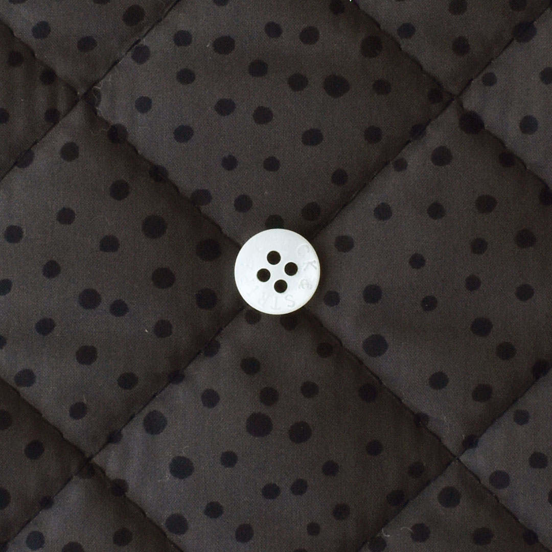 リバティプリントキルティング Fenton　◎J26A(シックブラウンにブラック)