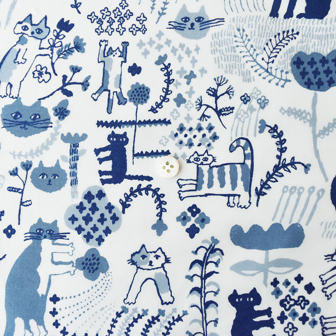 プリントにラミネート「CAT GARDEN」　ネイビー系