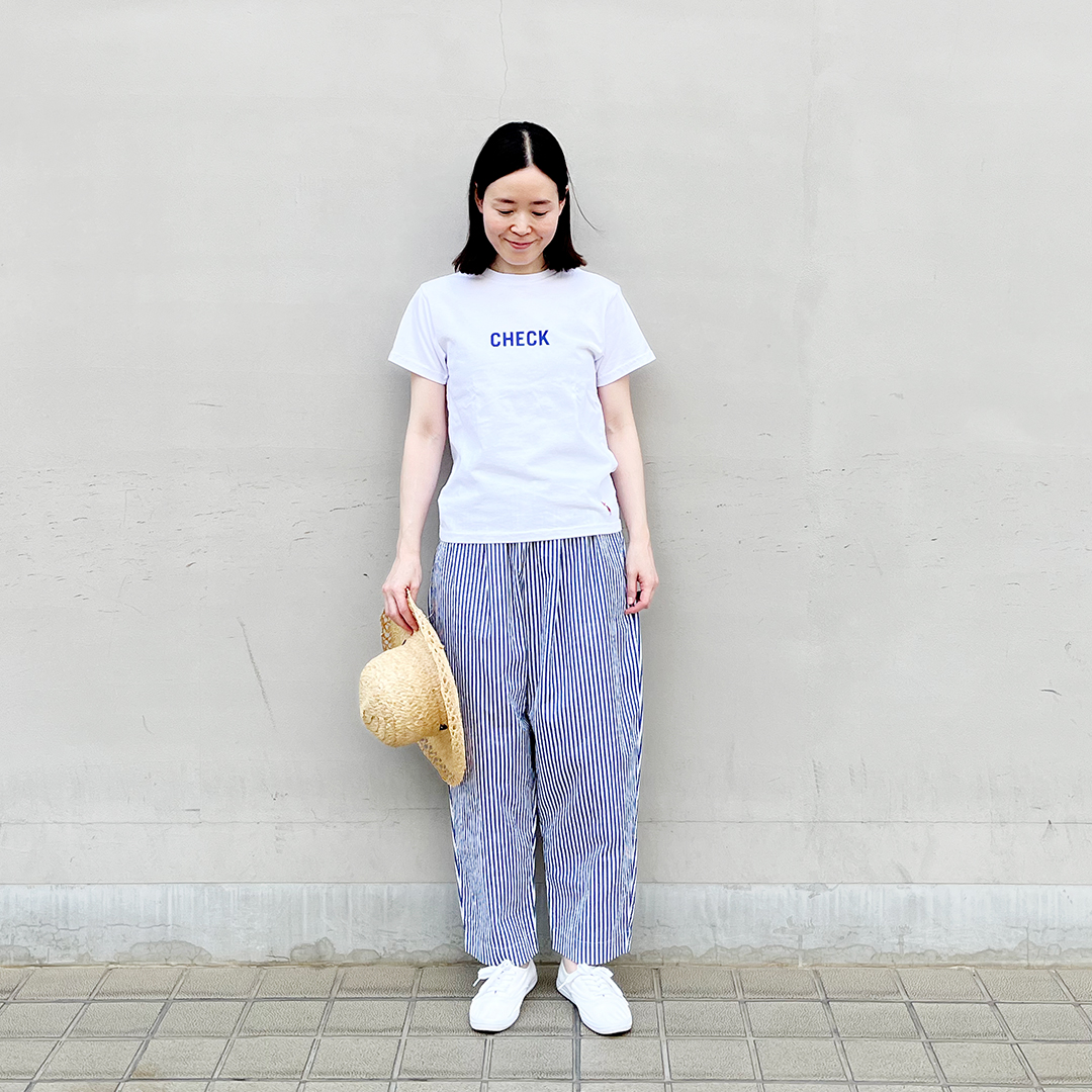 テーパードタックパンツ sunny days stripe ブルー×ホワイト　Mサイズ