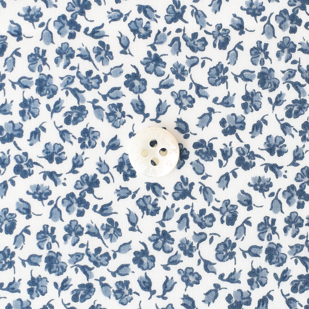 リバティプリント　Kensington Rose ◎J24A (ネイビー系)