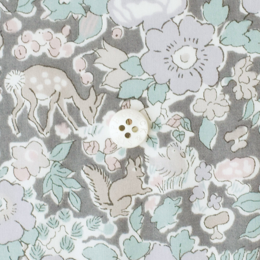 リバティプリントラミネート Woodland Betsy　◎J20C(グレー地にラベンダー・ライトグレー系)