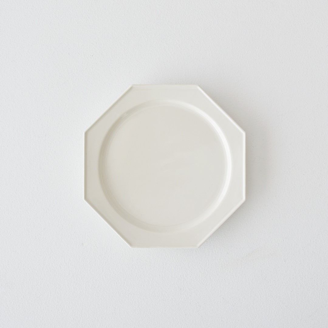 石川隆児 Octogonal Plate M(お一人様いずれか合計8点限り)　White
