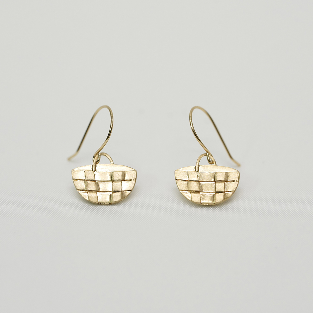 himie バスケットピアス