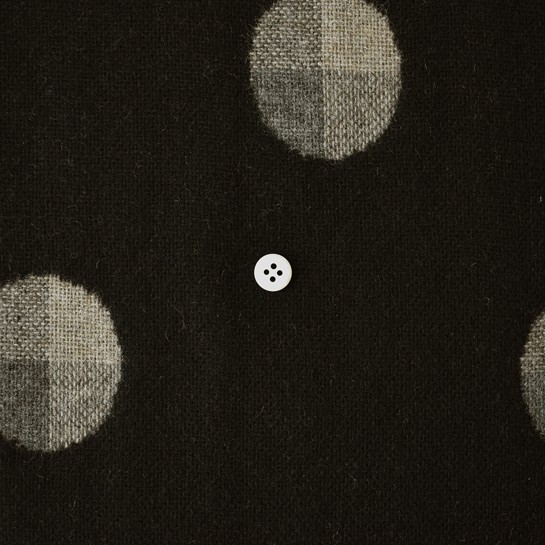 (特価)ウール二重織りリバージャカード ドット柄　ブラック系