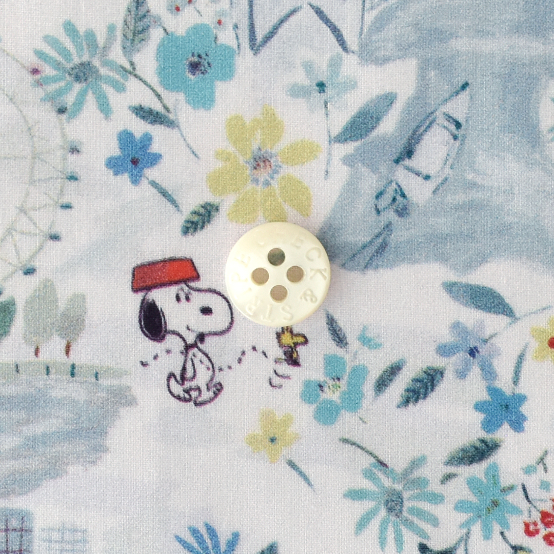 リバティプリント　A London Adventure J25D(ライトブルーグレー)