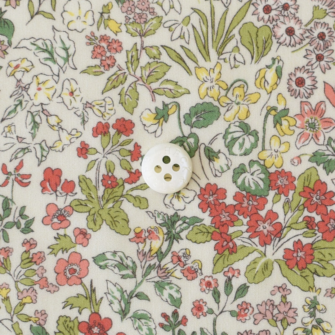 リバティプリント　Spring Flowers AU(クリーム地にレッド・ピンク系)