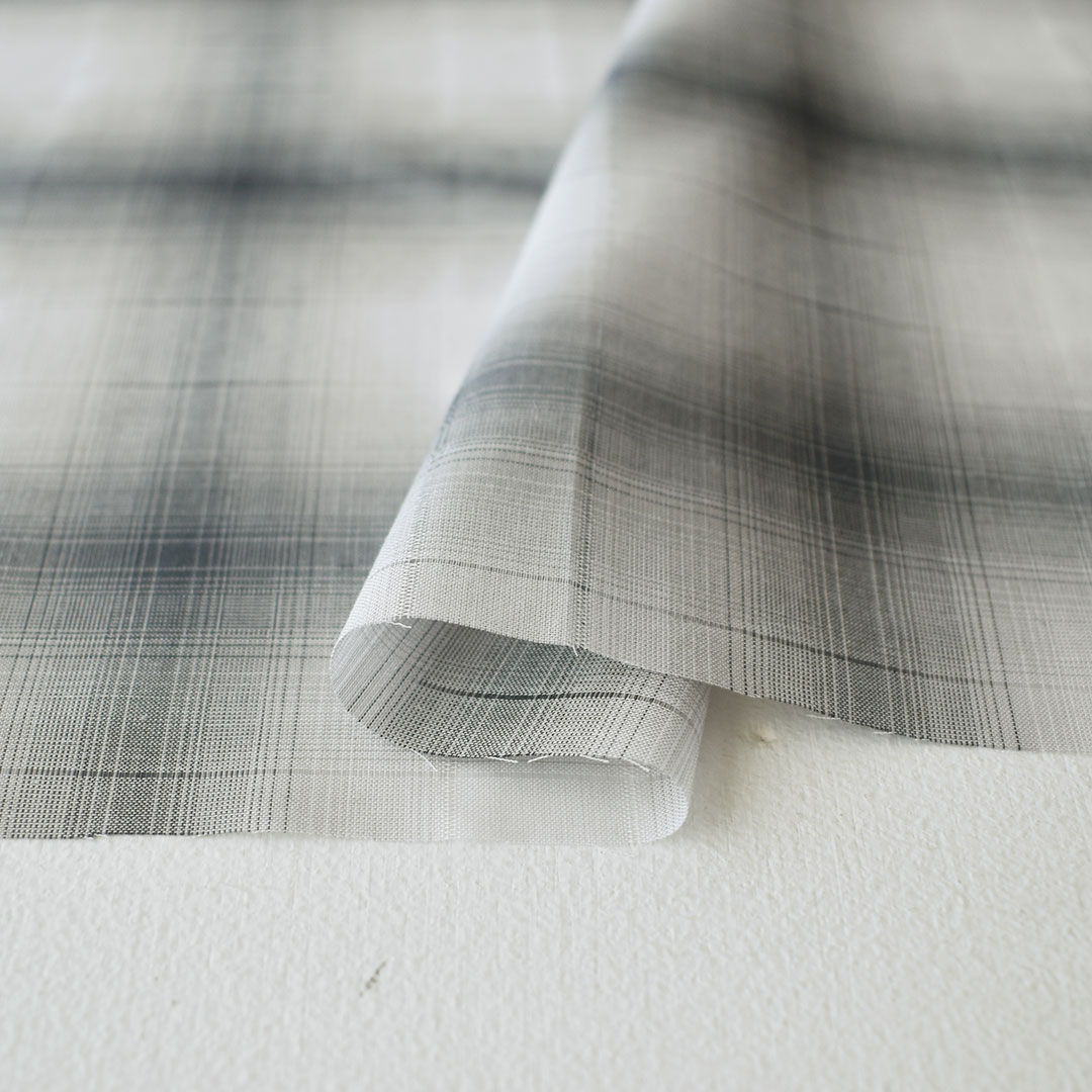 (特価3mカット)ちょっと幅広透け感のある薄手のチェック　グレー