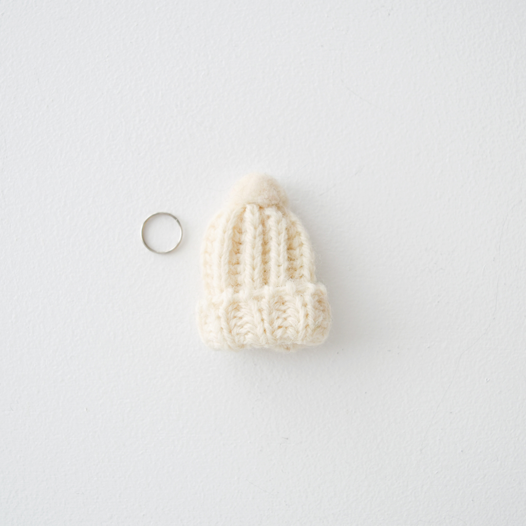 CINQのキーリング付きミニミニニット帽　アイボリー